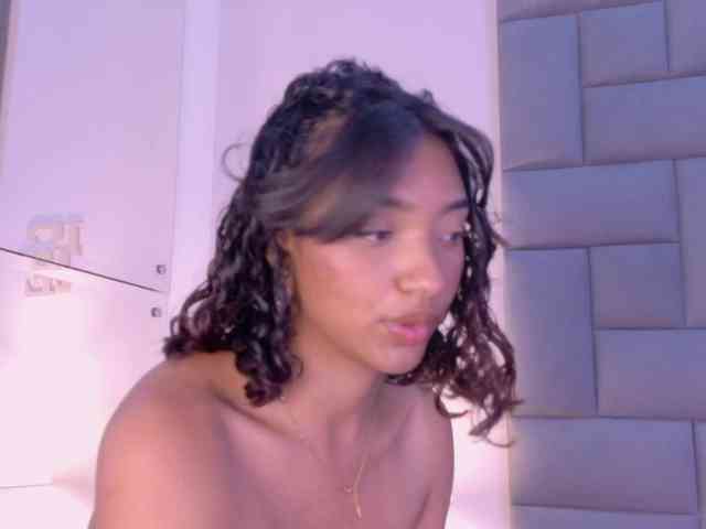 Miia-Spencer webcam