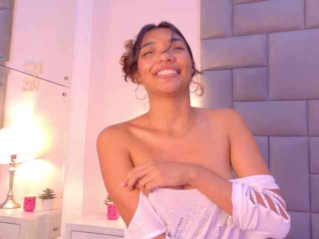 live voyeur webcam Miia-Spencer
