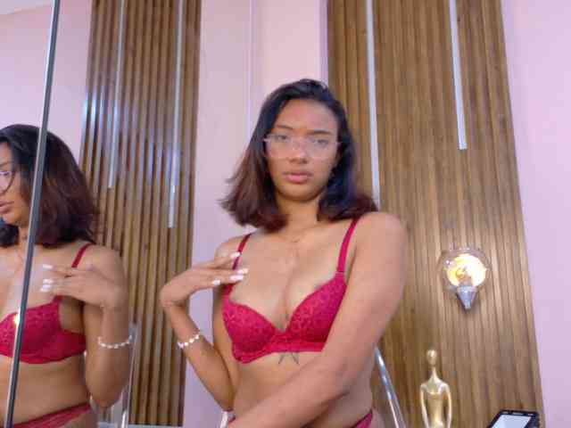 Miia-Spencer webcam