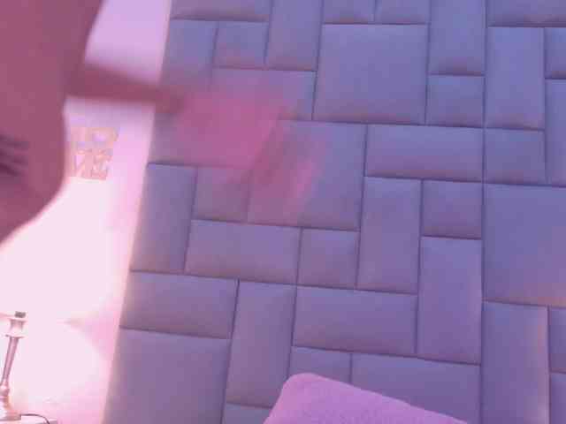 Miia-Spencer webcam