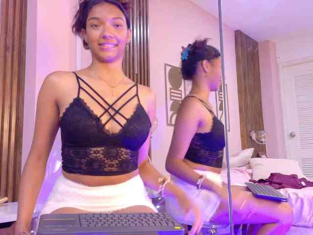 Miia-Spencer webcam