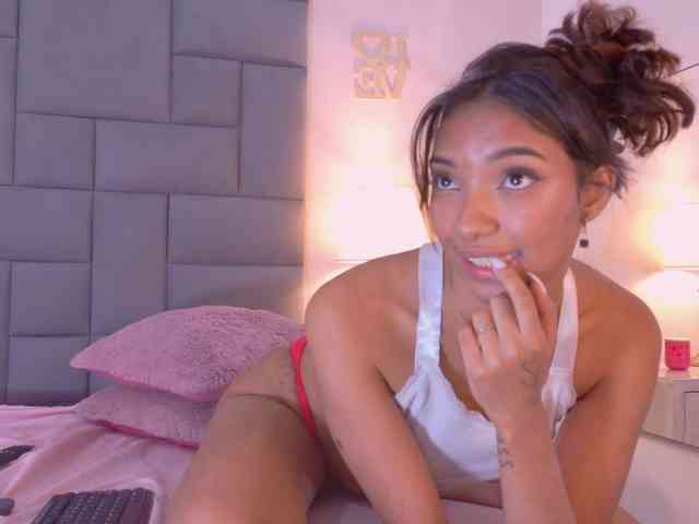Miia-Spencer webcam