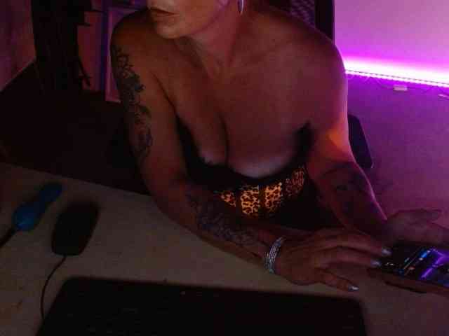 Ashley-Rose webcam