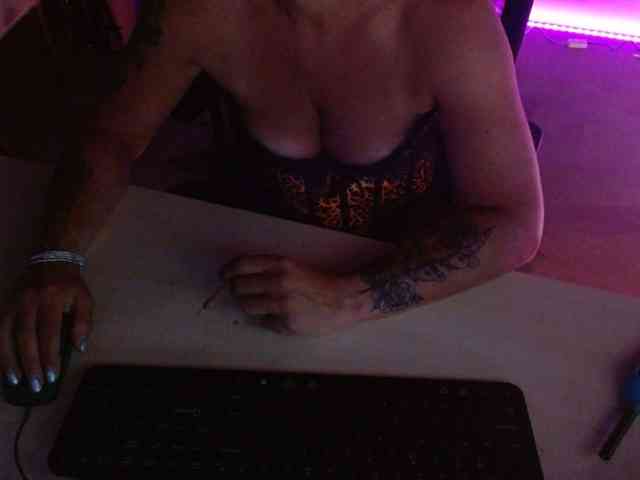 Ashley-Rose webcam