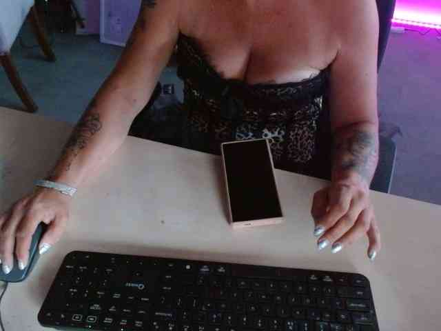 Ashley-Rose webcam