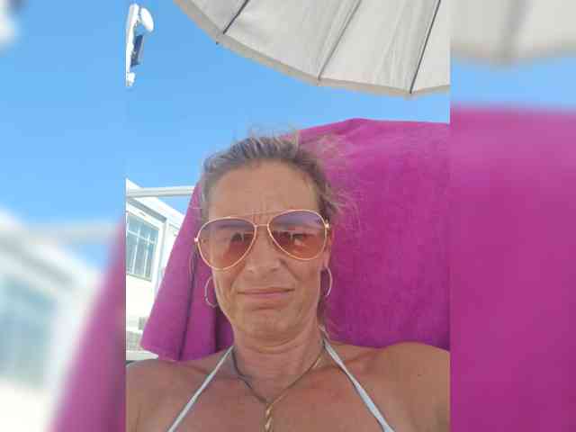 MrsEmily Live Webcam on BongaCams