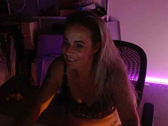 Ashley-Rose webcam
