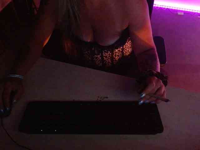 Ashley-Rose webcam