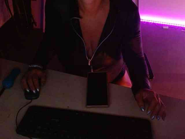 Ashley-Rose webcam