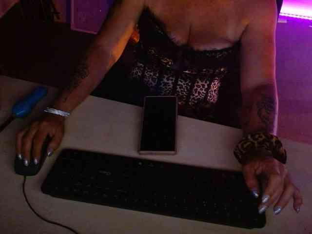 Ashley-Rose webcam
