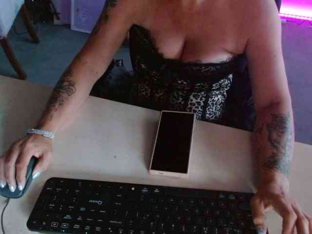 Ashley-Rose webcam