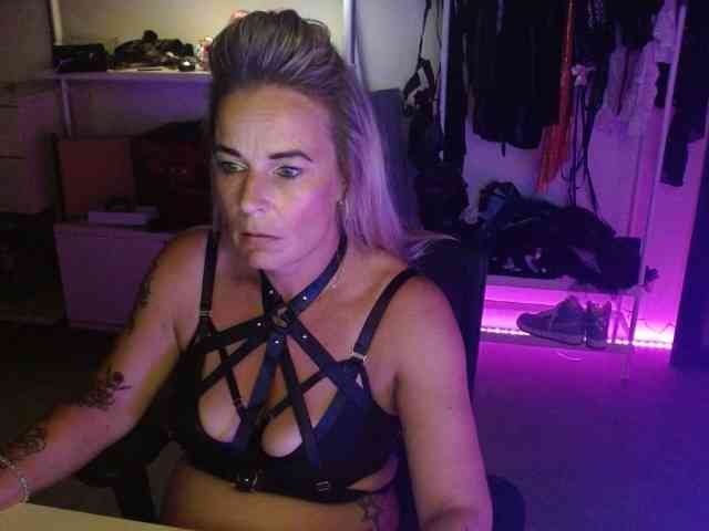 Ashley-Rose webcam