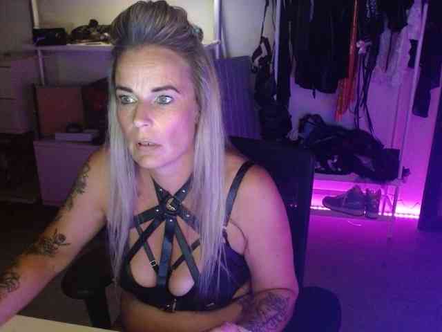 Ashley-Rose webcam