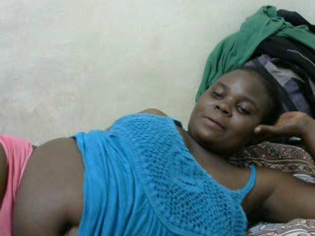 Sexycandy2 on BongaCams 