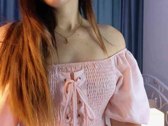 IlonaHolmes webcam