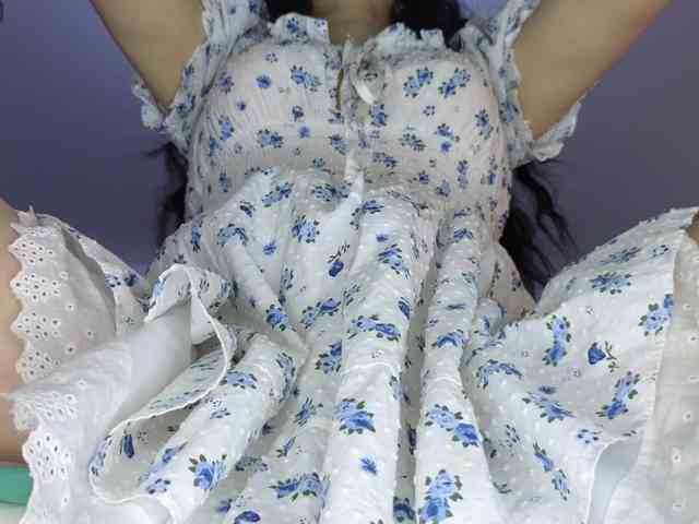 IlonaHolmes webcam