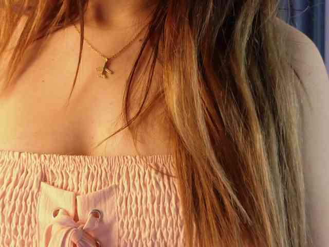 IlonaHolmes webcam