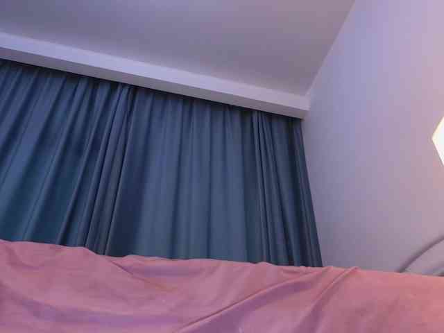 IlonaHolmes webcam