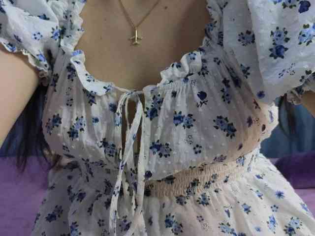 IlonaHolmes webcam