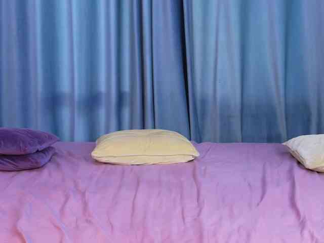 IlonaHolmes webcam