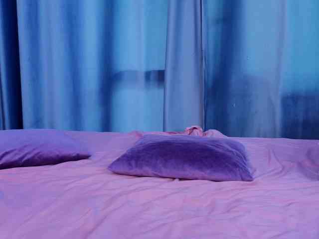 IlonaHolmes webcam