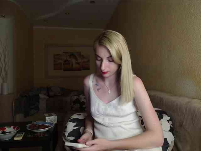 LunaLicksy webcam