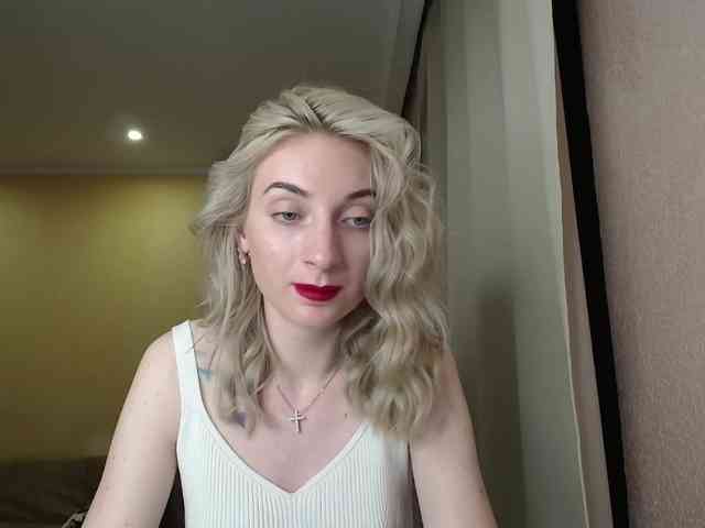 LunaLicksy webcam