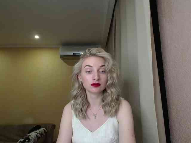 LunaLicksy webcam