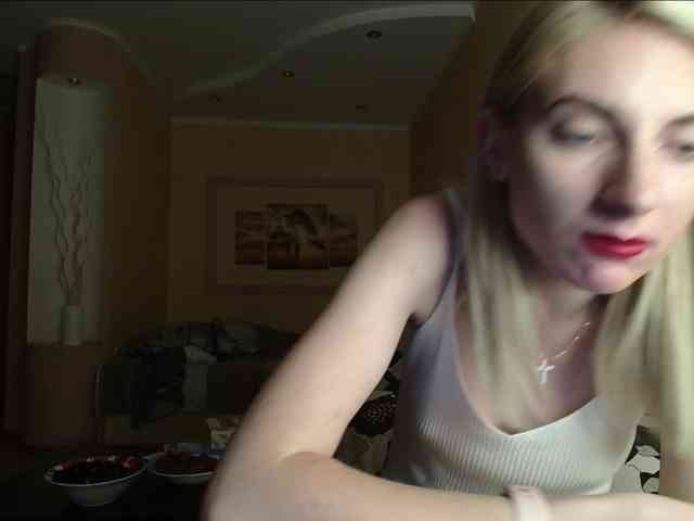 LunaLicksy webcam