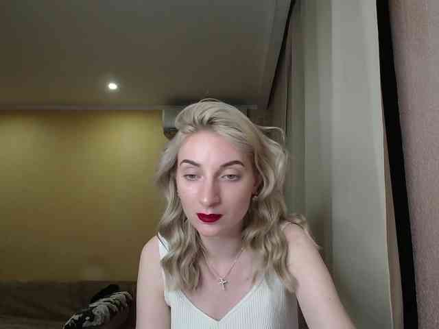 LunaLicksy webcam