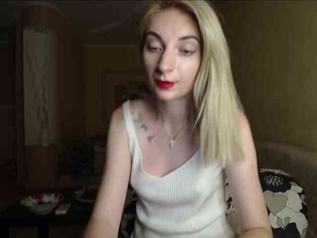 LunaLicksy webcam