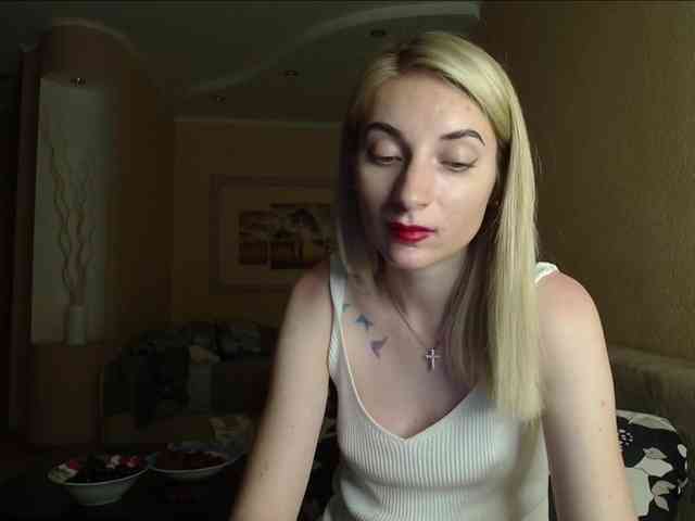 LunaLicksy webcam