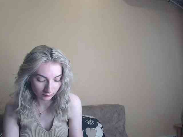 LunaLicksy webcam