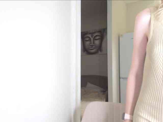 LunaLicksy webcam