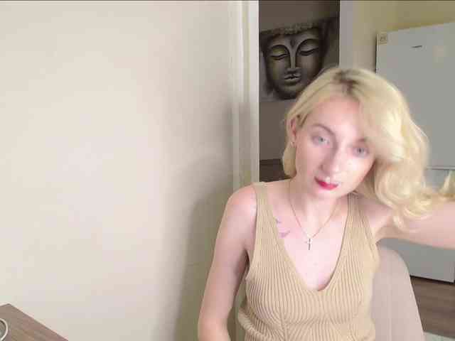LunaLicksy webcam
