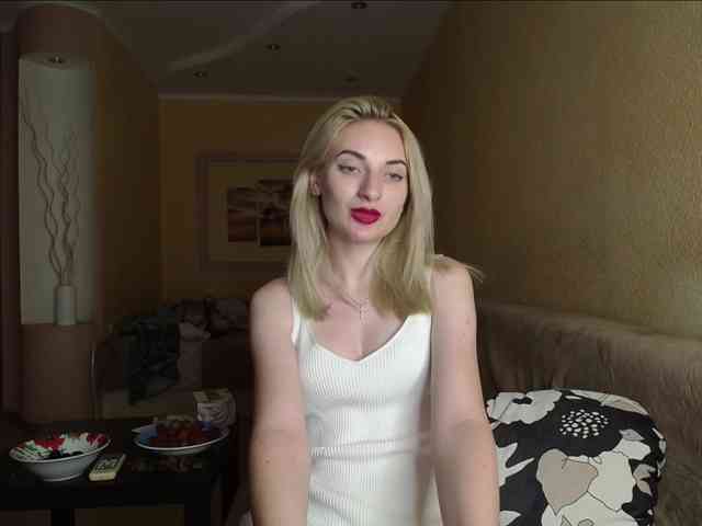 LunaLicksy webcam
