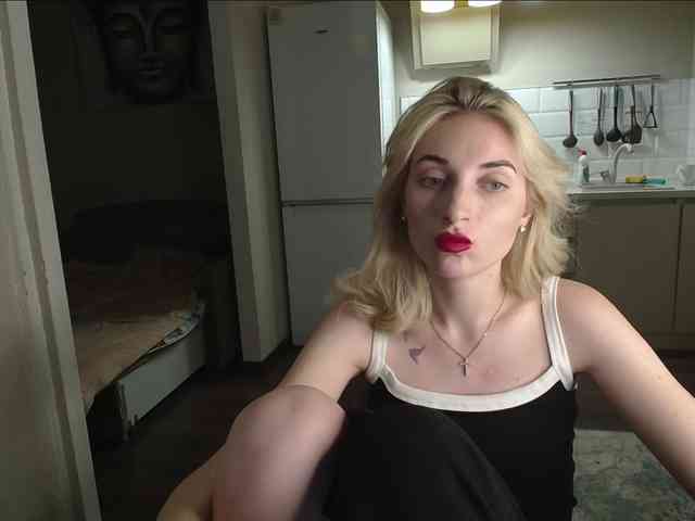 LunaLicksy webcam