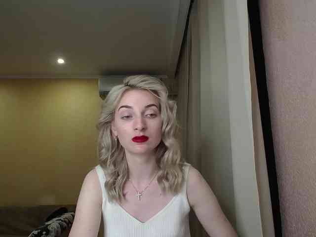 LunaLicksy webcam
