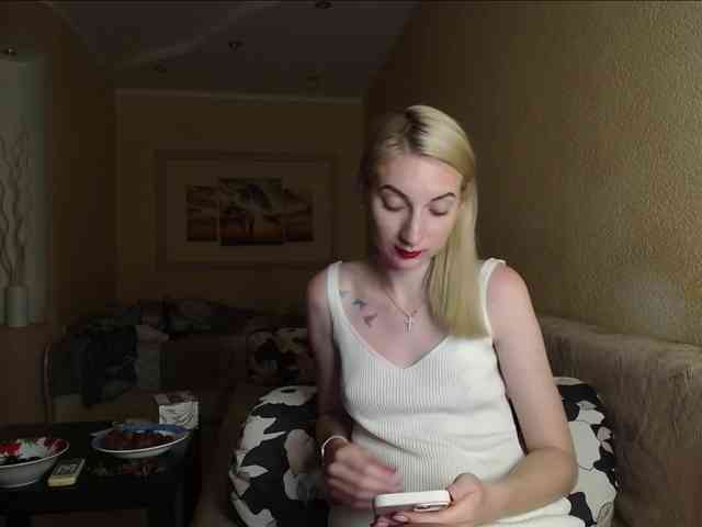 LunaLicksy webcam