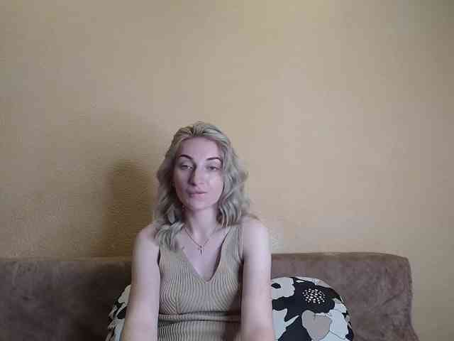 LunaLicksy webcam