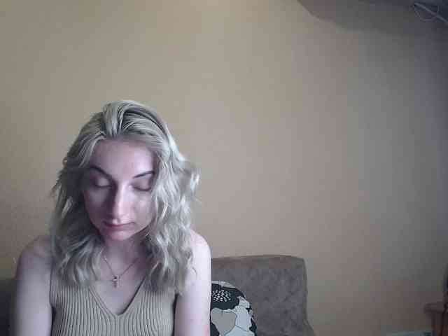 LunaLicksy webcam