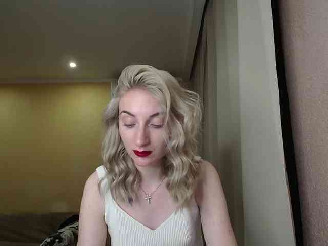 LunaLicksy webcam