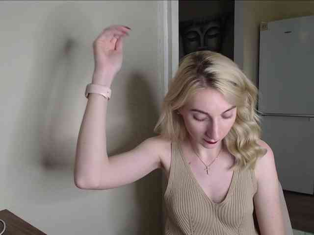 LunaLicksy webcam
