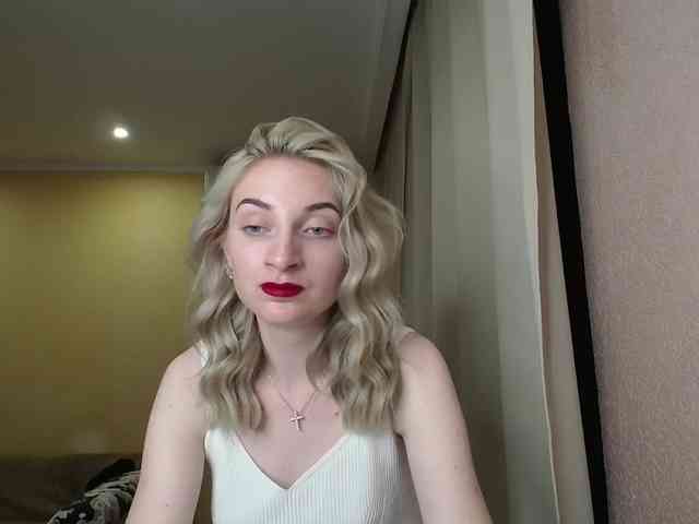 LunaLicksy webcam