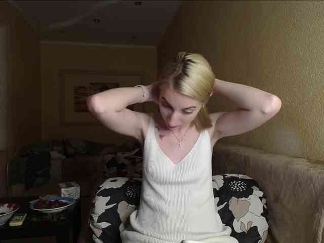 LunaLicksy webcam