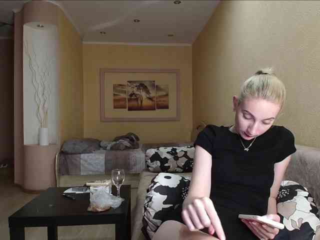 Модель: LunaLicksy