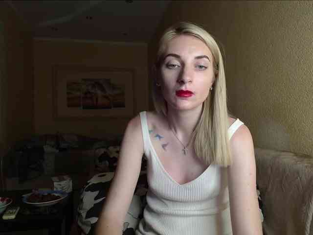 LunaLicksy webcam