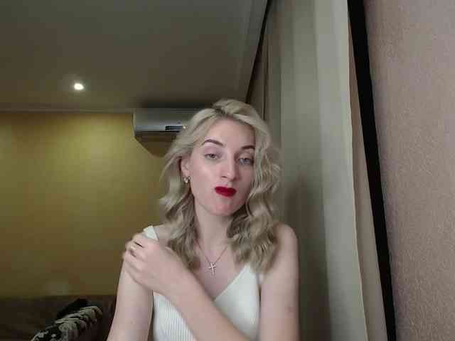 LunaLicksy webcam