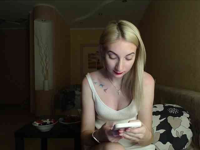 LunaLicksy webcam