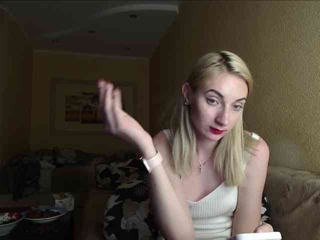 LunaLicksy webcam